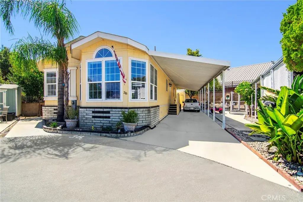 11401 Topanga Canyon 38, Chatsworth