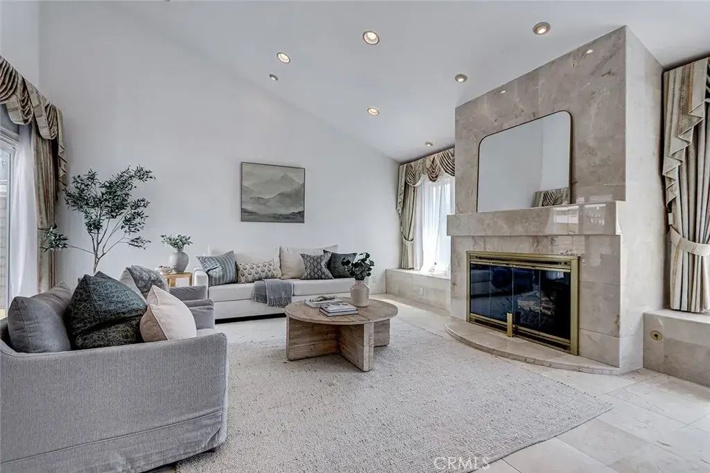 1701 Gates, Manhattan Beach