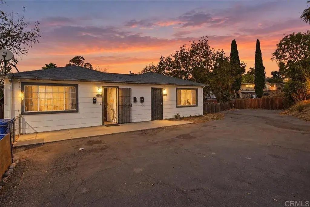6816 Central Avenue, Lemon Grove