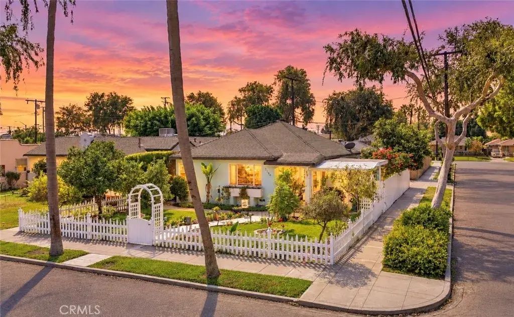 1100 E Whiting Avenue, Fullerton