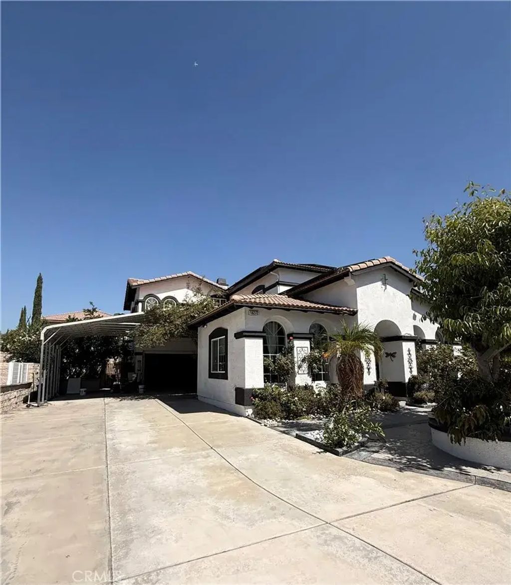 16272 Star Crest, Fontana