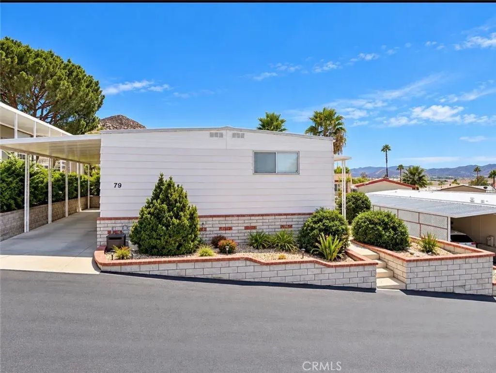 1536 S State 79, Hemet