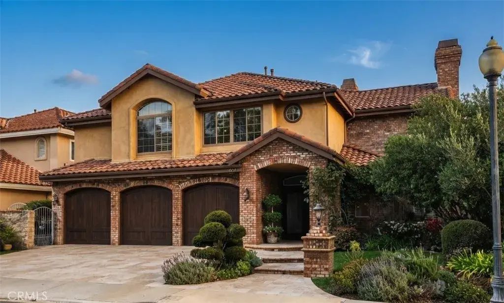 22271 Birchleaf, Mission Viejo