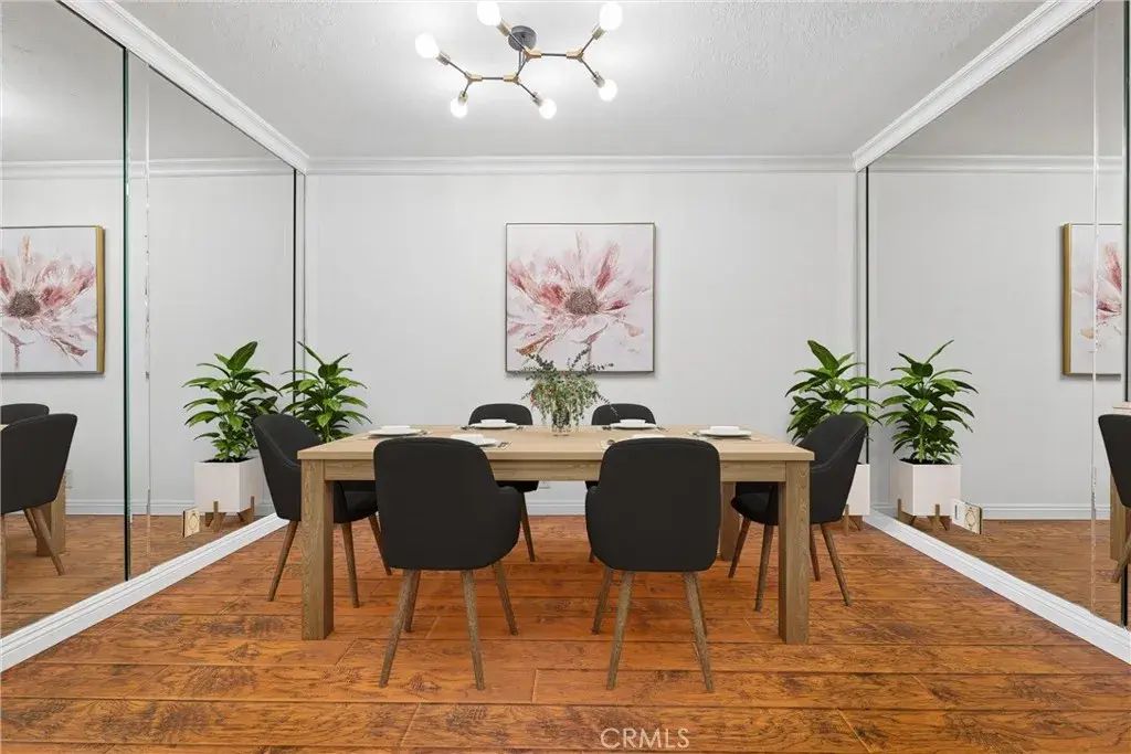 18730 Hatteras 48, Tarzana