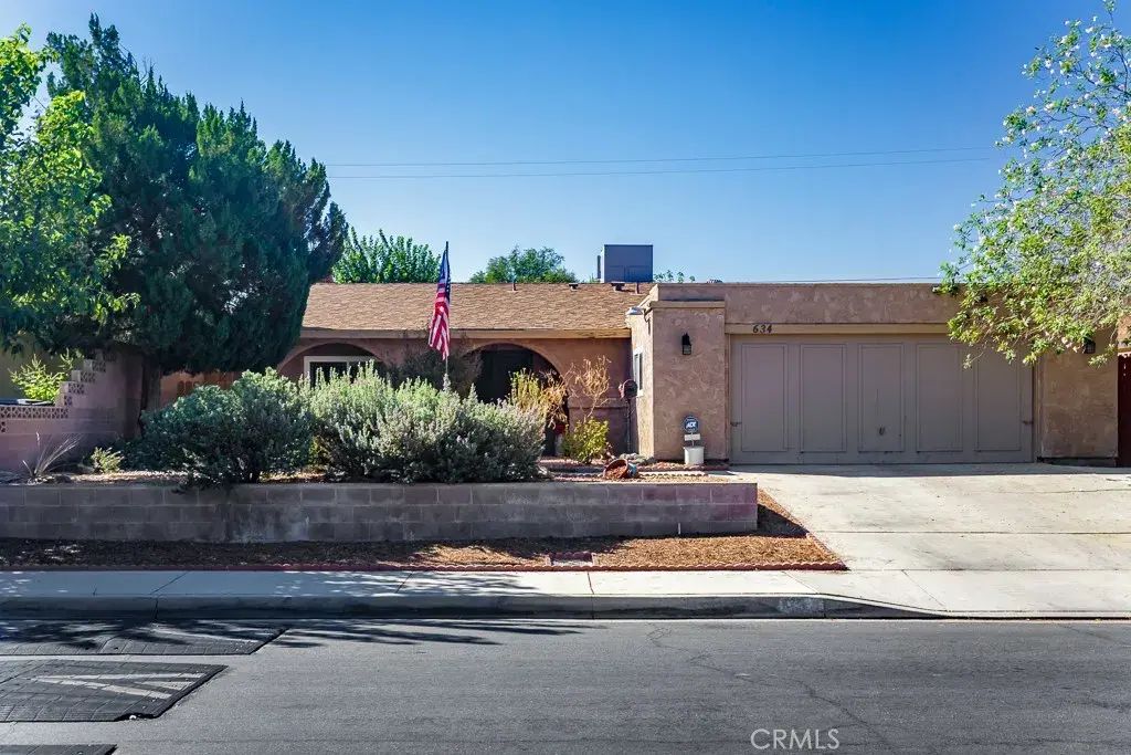 634 W Avenue J8, Lancaster