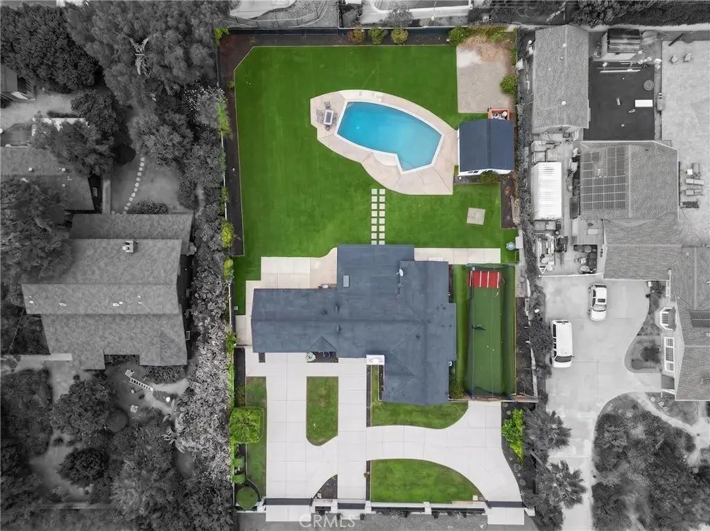 13081 Prospect Avenue, North Tustin