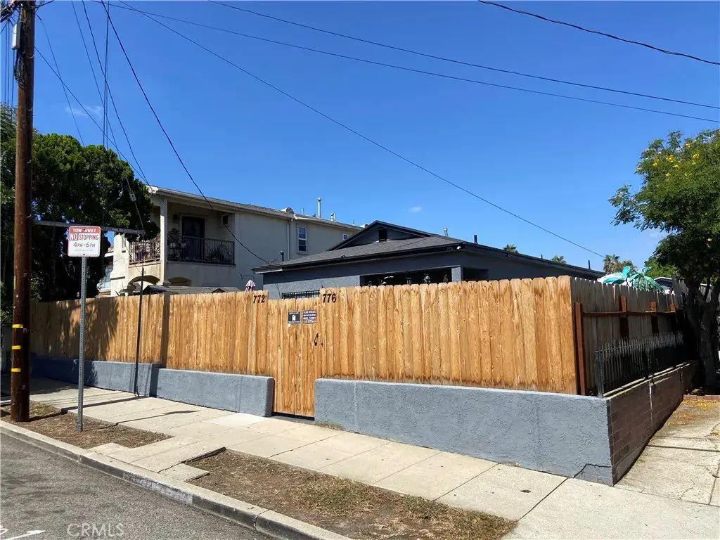 776 W 1st, San Pedro