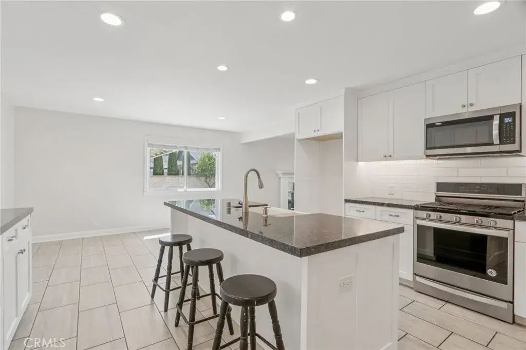 17148 Stare Street, Northridge