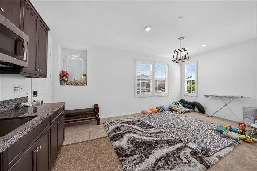 4974 Deer Grass Drive, Fontana