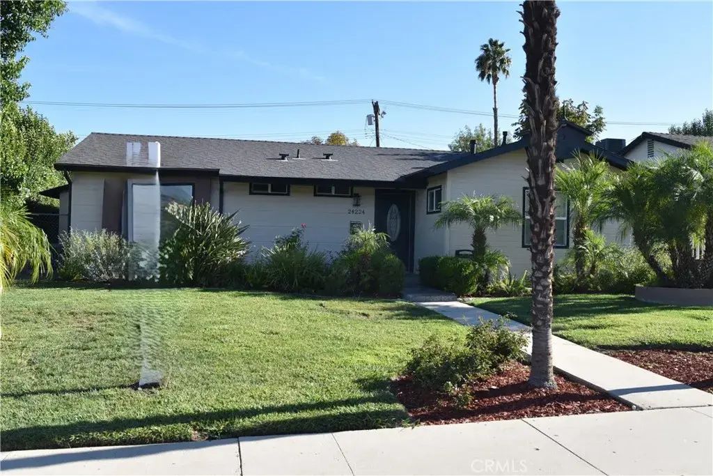 24224 Victory, Woodland Hills