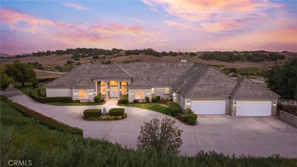 41653 Oak Trail Court, Murrieta