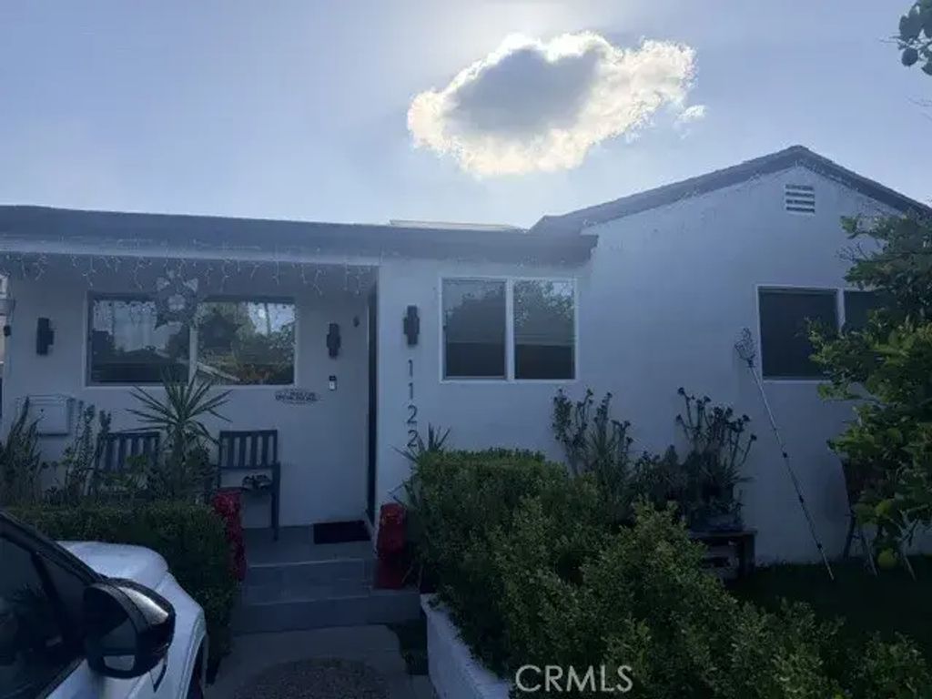 1122 N Beachwood, Burbank
