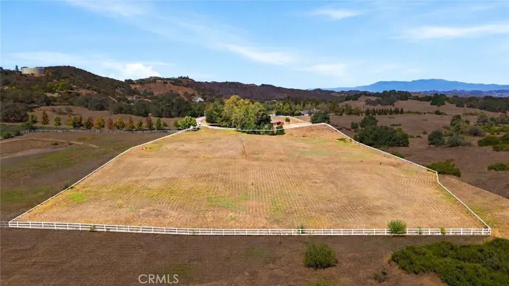 8 Oak Trail Court, Murrieta