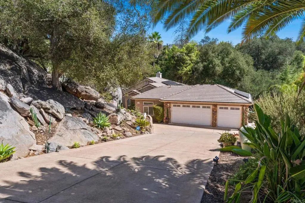 28315 Meadow Glen Way West, Escondido