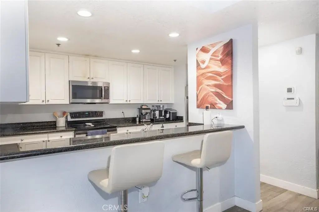 838 Pine, Long Beach