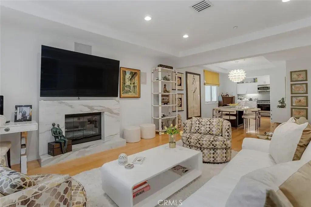 11952 Montana Ave, #203, Los Angeles