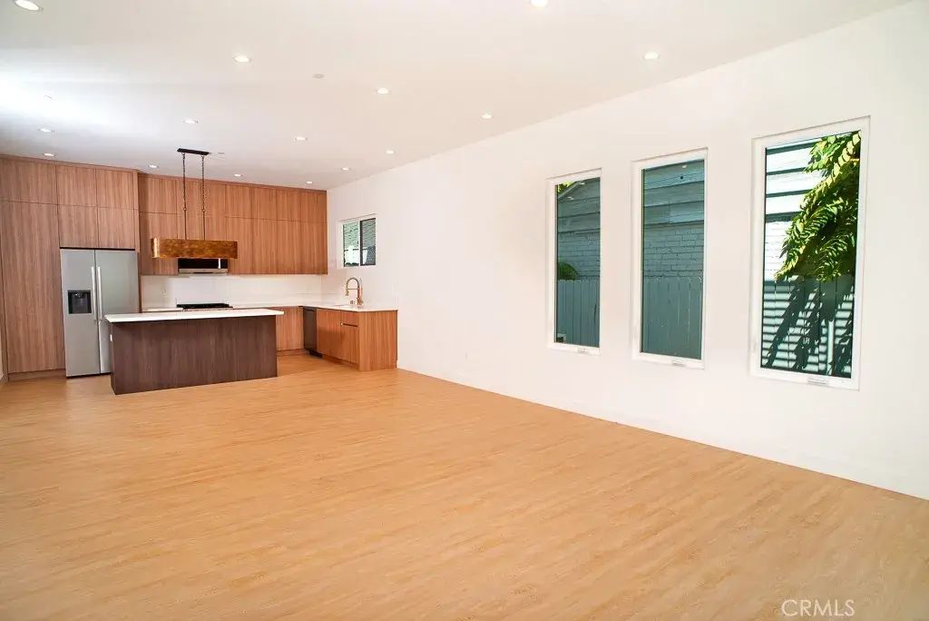 5618 Buffalo, Valley Glen
