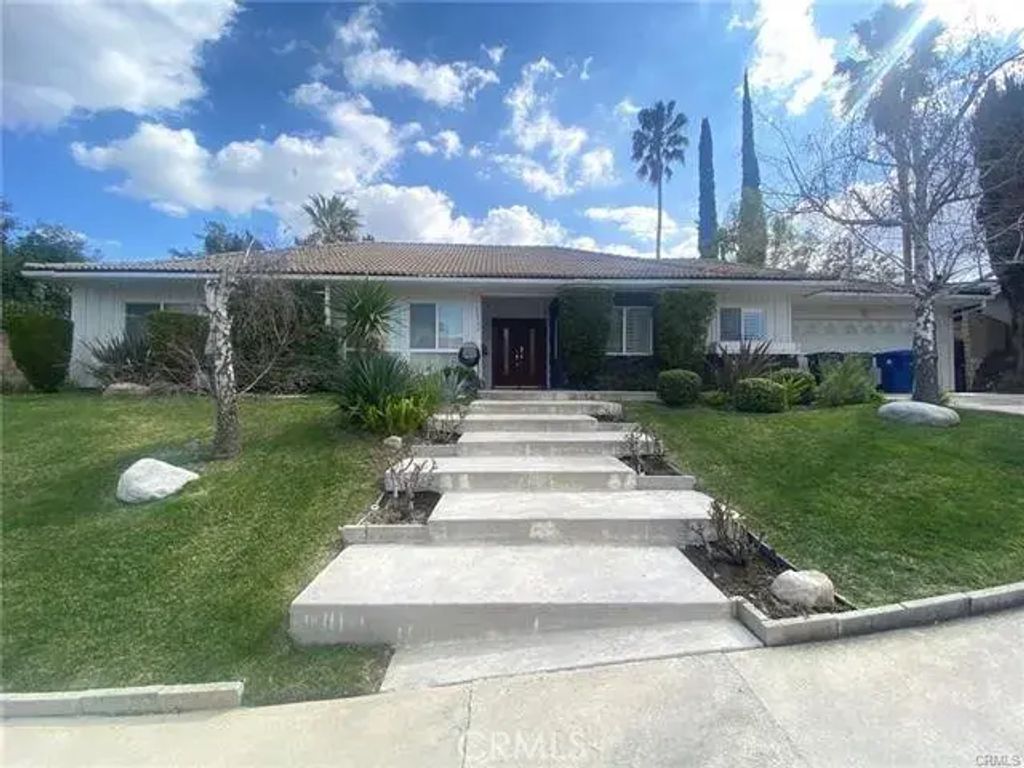 23552 Kivik Street, Woodland Hills