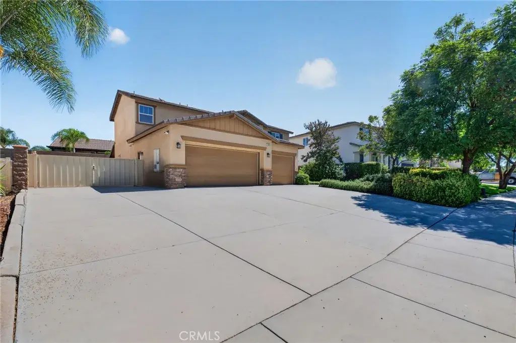34892 Armstrong Road, Winchester