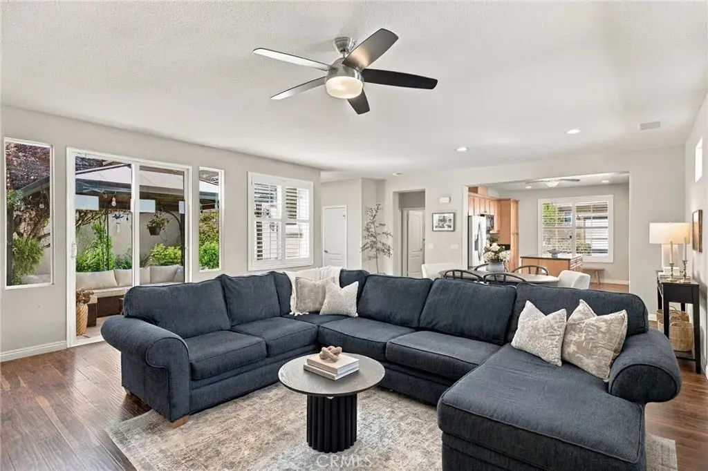 10300 Evora Lane, Bakersfield
