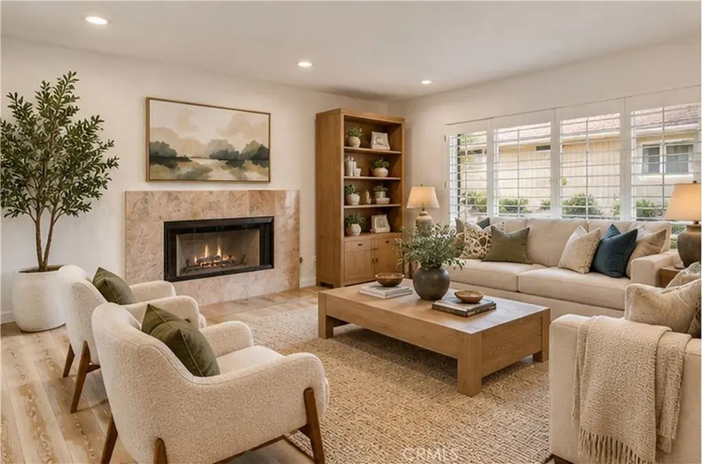 4776 Excelente Drive, Woodland Hills