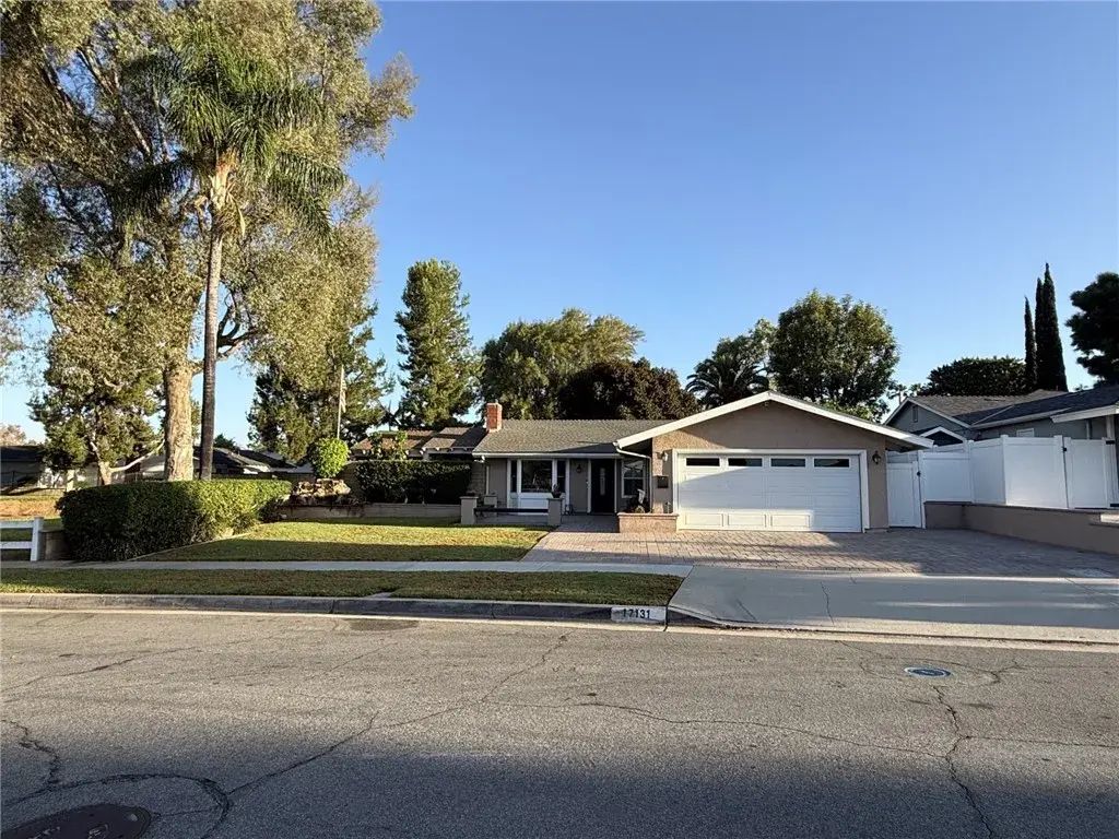 17131 Cascades, Yorba Linda