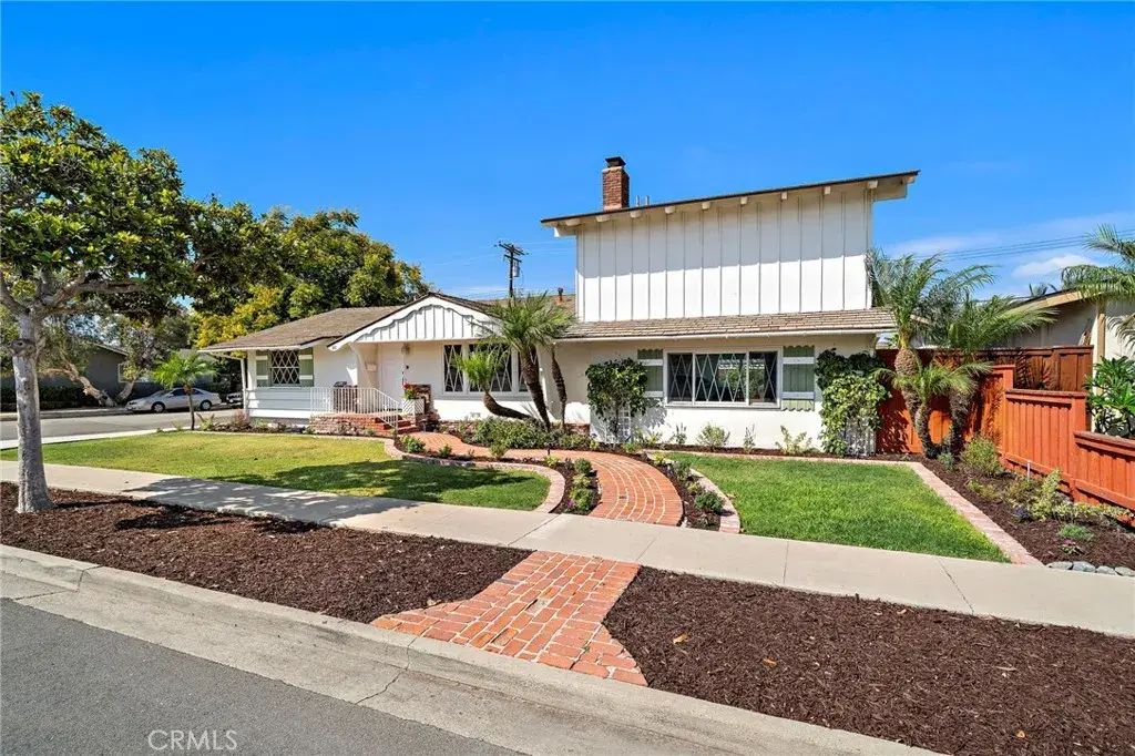 360 Bucknell Road, Costa Mesa