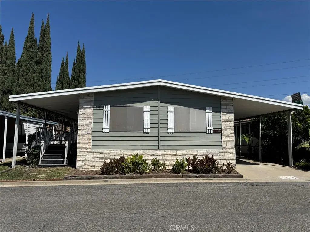 12001 Foothill 24, Lakeview Terrace