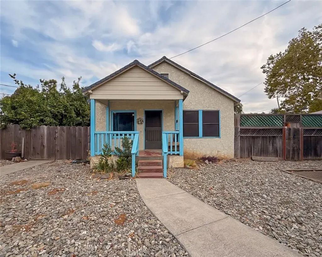637 W 6th, Chico