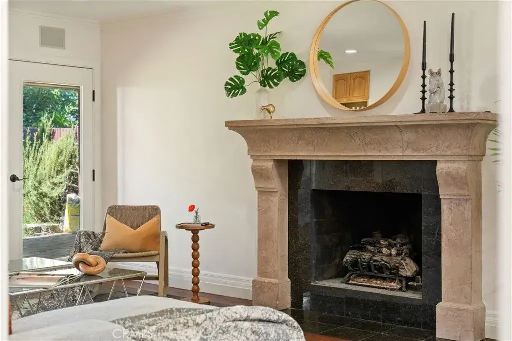 26096 Adamor Road, Calabasas