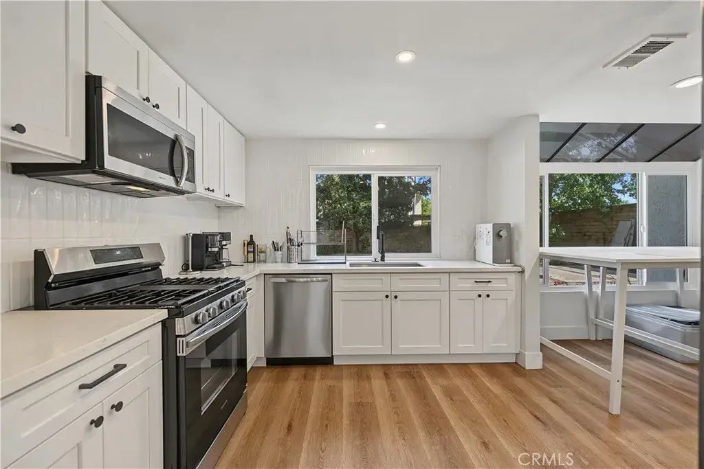 104 Apple Blossom, Brea