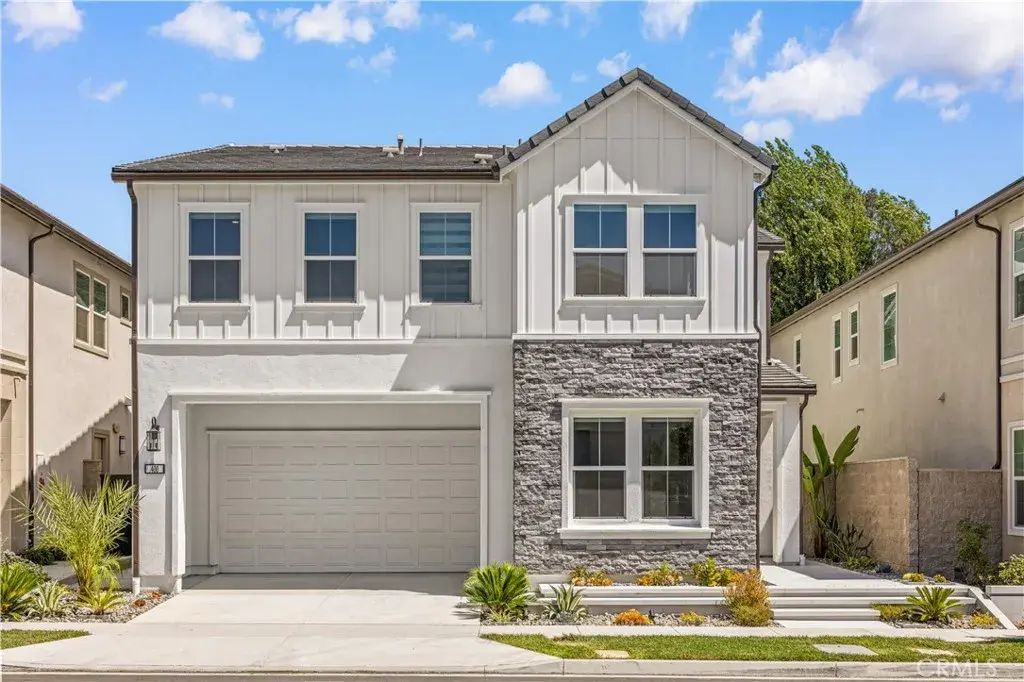 400 Riverbend, Lake Forest