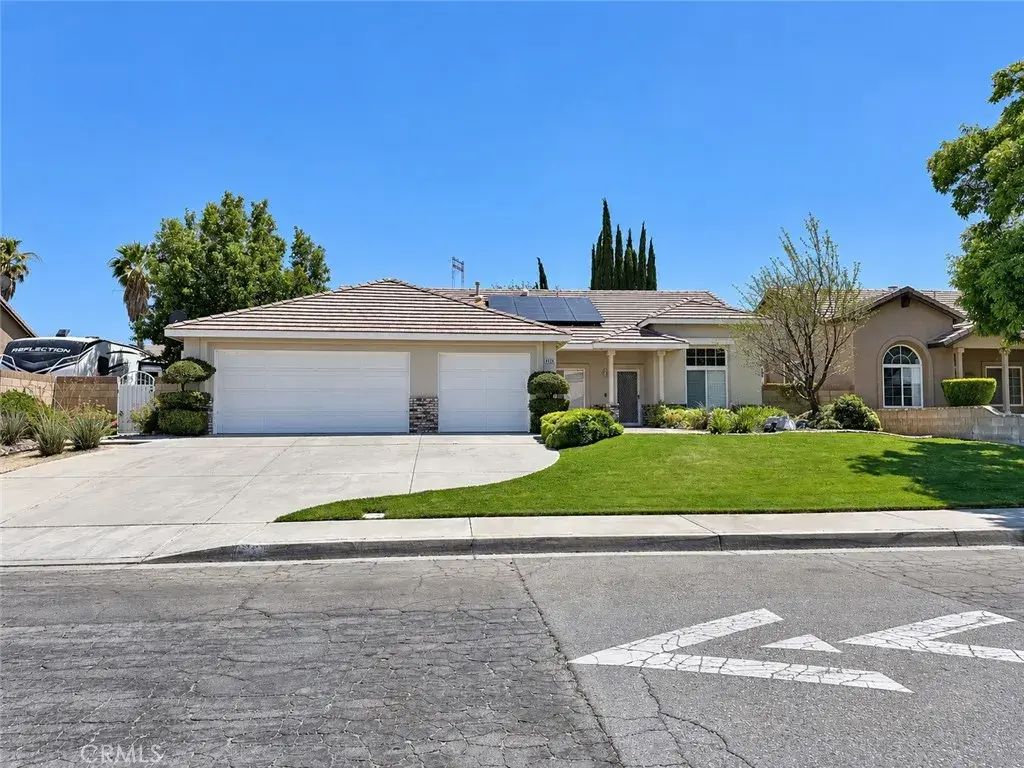 6126 W Avenue L12, Lancaster