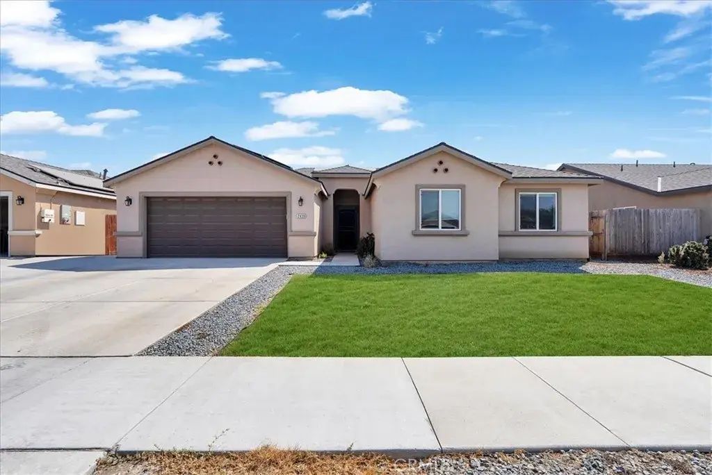 2439 Madeline Drive, Hanford