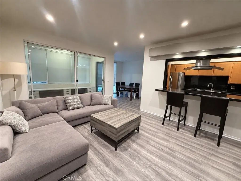 14144 Dickens # 101, Los Angeles