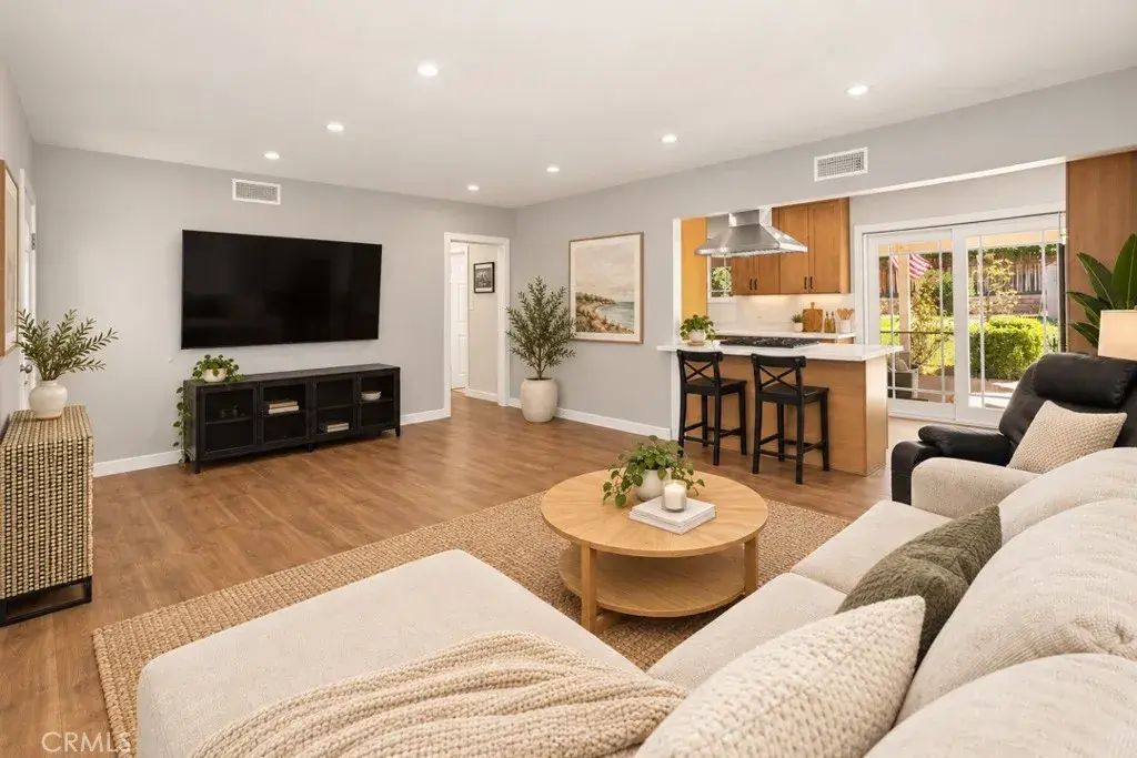 17610 Scherzinger, Canyon Country