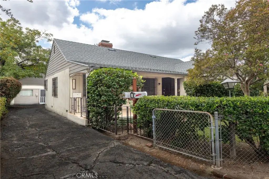 14738 Magnolia Boulevard, Sherman Oaks