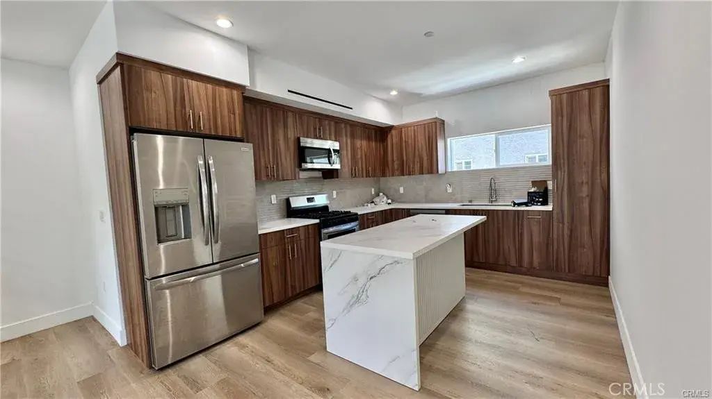 5635 Klump Avenue, North Hollywood