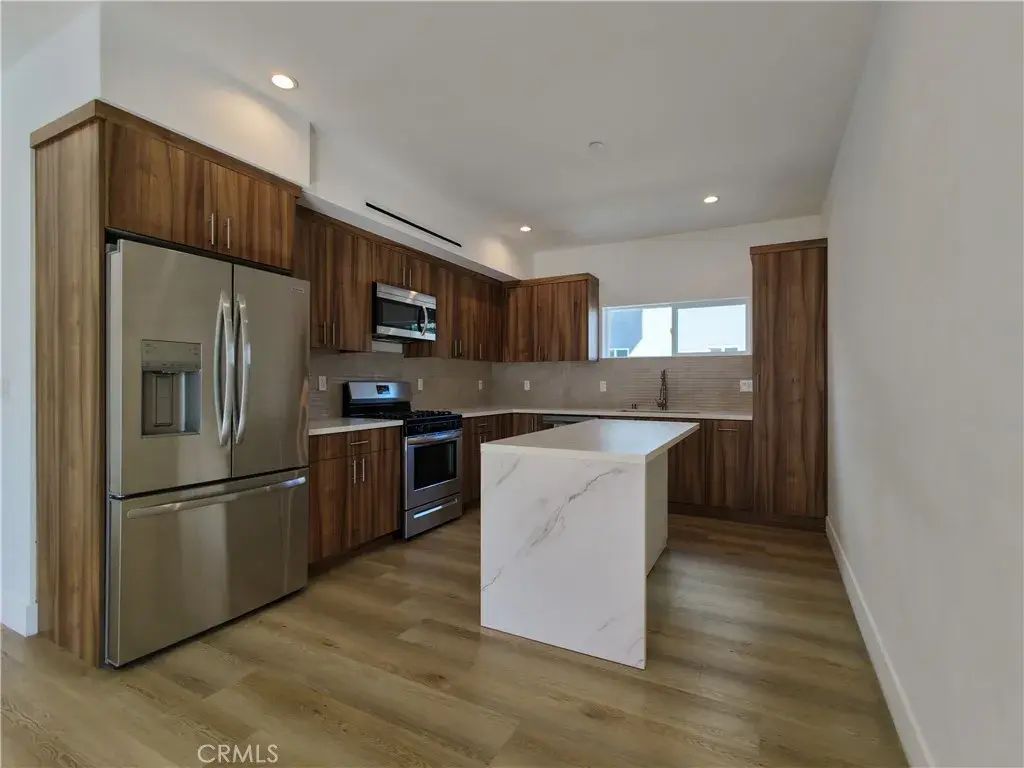 5635 Klump Avenue, North Hollywood