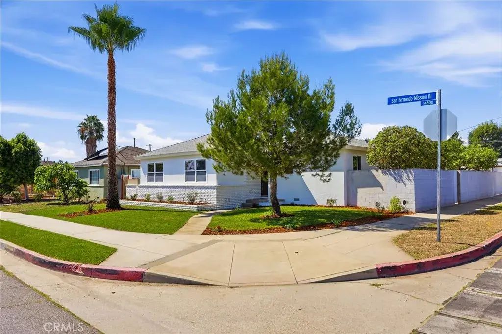 14807 San Fernando Mission Boulevard, Mission Hills (san Fernando)
