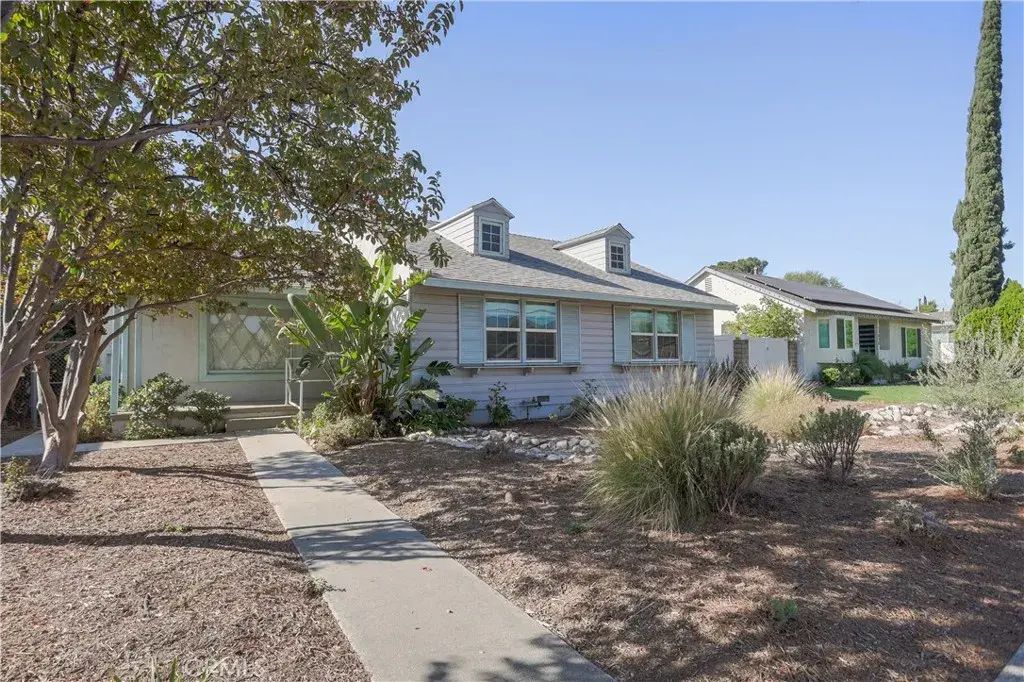 17062 San Fernando Mission Boulevard, Granada Hills