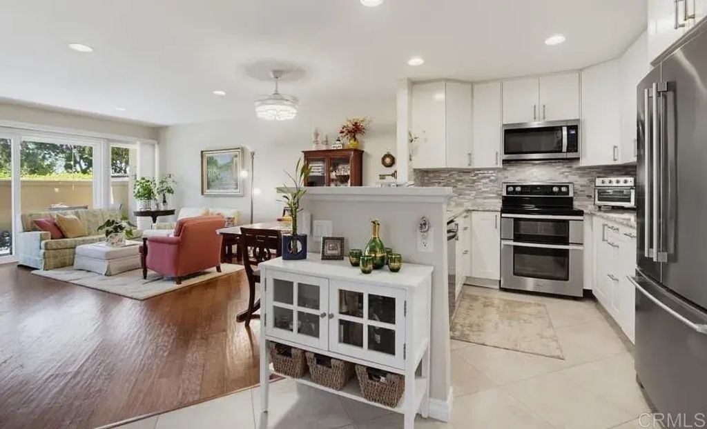 12555 Oaks North Drive 102, Rancho Bernardo (san Diego)