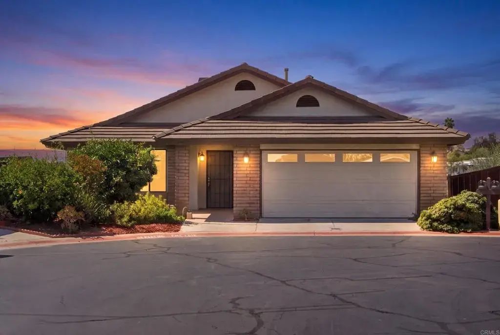 2032 Fiesta, Escondido
