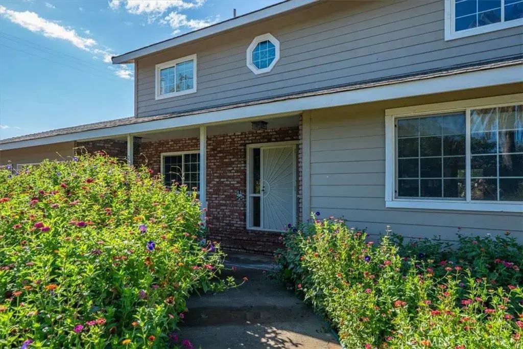25351 Orange, Los Molinos