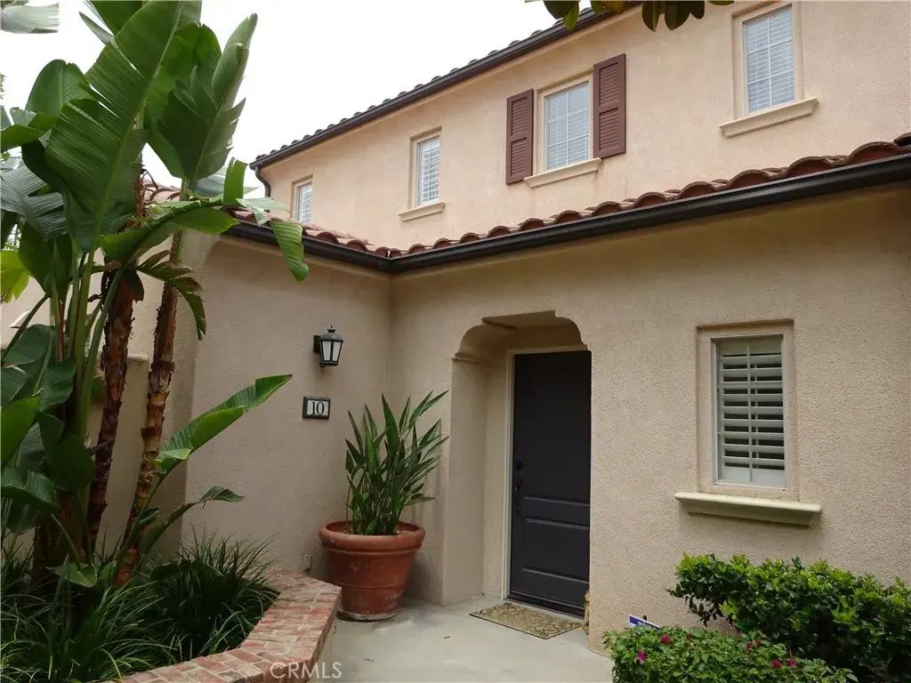 10 Iceberg Rose, Irvine
