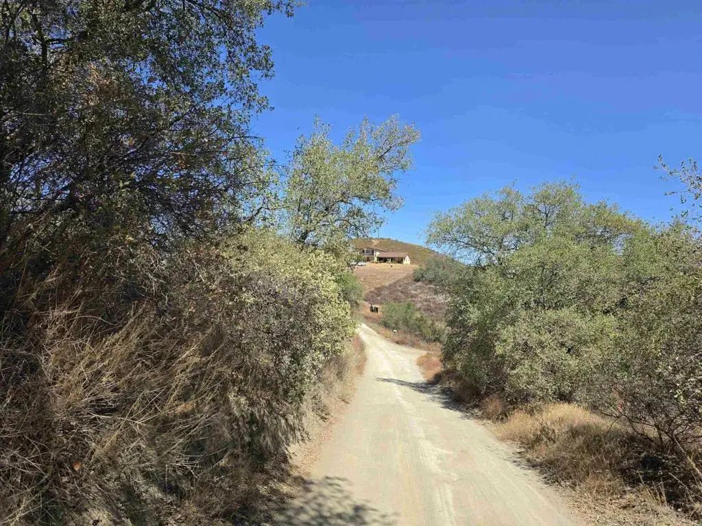 27828 Golden Eagle Road, Ramona