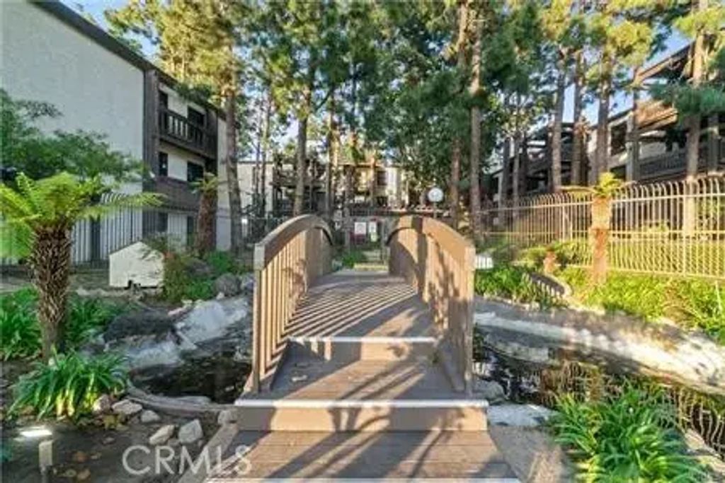 7742 Redlands Street H1029, Playa Del Rey