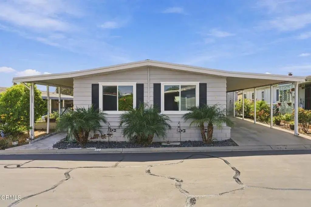 92 Poinsettia Gardens Drive, Ventura