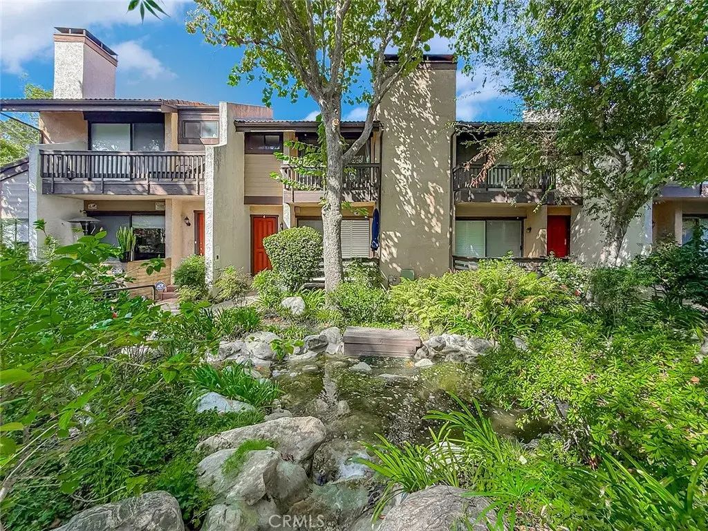 21900 Marylee 279, Woodland Hills