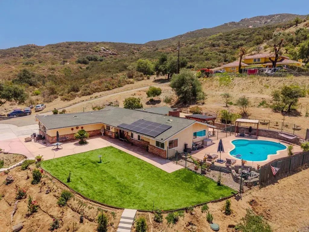 3120 Florence, Spring Valley